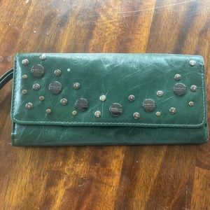 Kenneth Cole Reaction green embellished wristlet wallet.